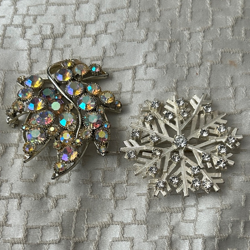 Rhinestone Leaf and Snowflake Brooch Set
